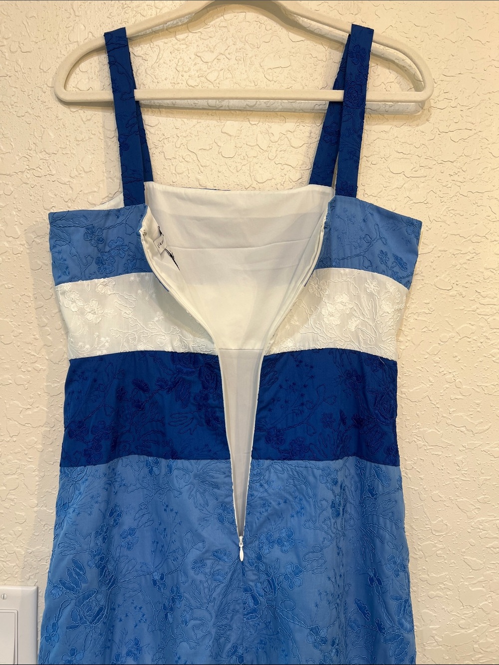 Gianni Bini Fit & Flare Sundress Blue White Embroidered Colorblock Dress NWT 6 - Picture 5 of 9